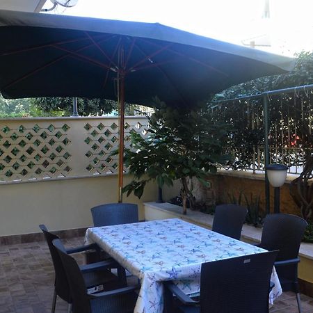 לידו די אוסטיה Appartamento In Via Calvi מראה חיצוני תמונה